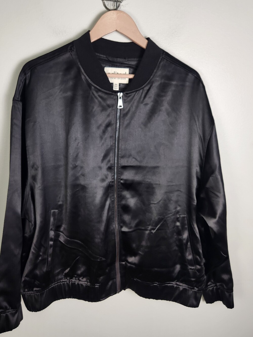 NWOT Edited By Remi Bader Women's Black Satin Bomber Jacket Size 2X #748 - Picture 3 of 12